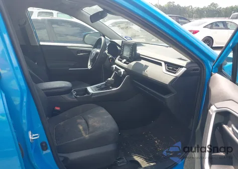 2021 Toyota Rav4 Hybrid Xle z USA, uszkodzony, nr VIN 4T3RWRFVXMU035059